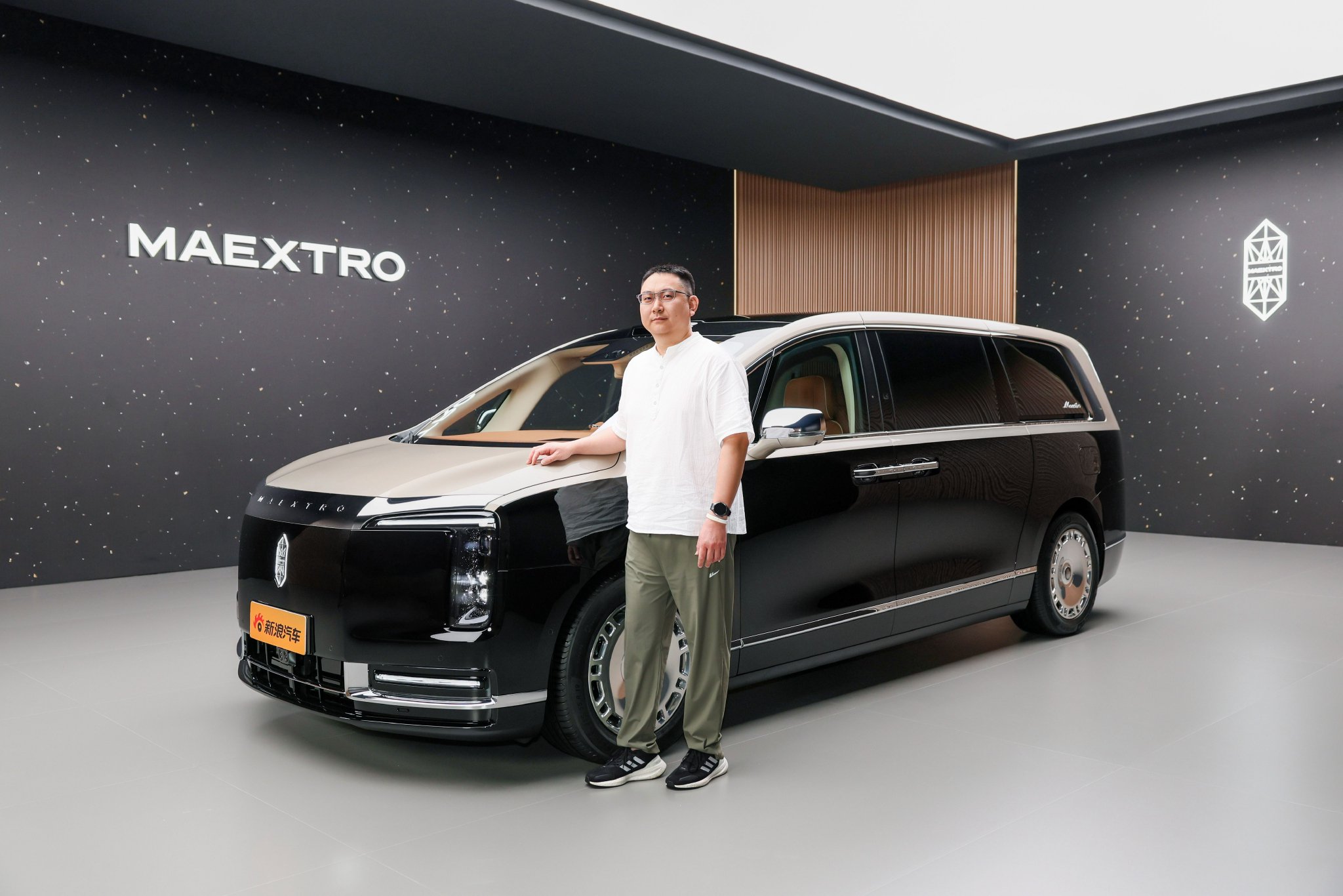 老板们该换台MPV了 体验尊界V800