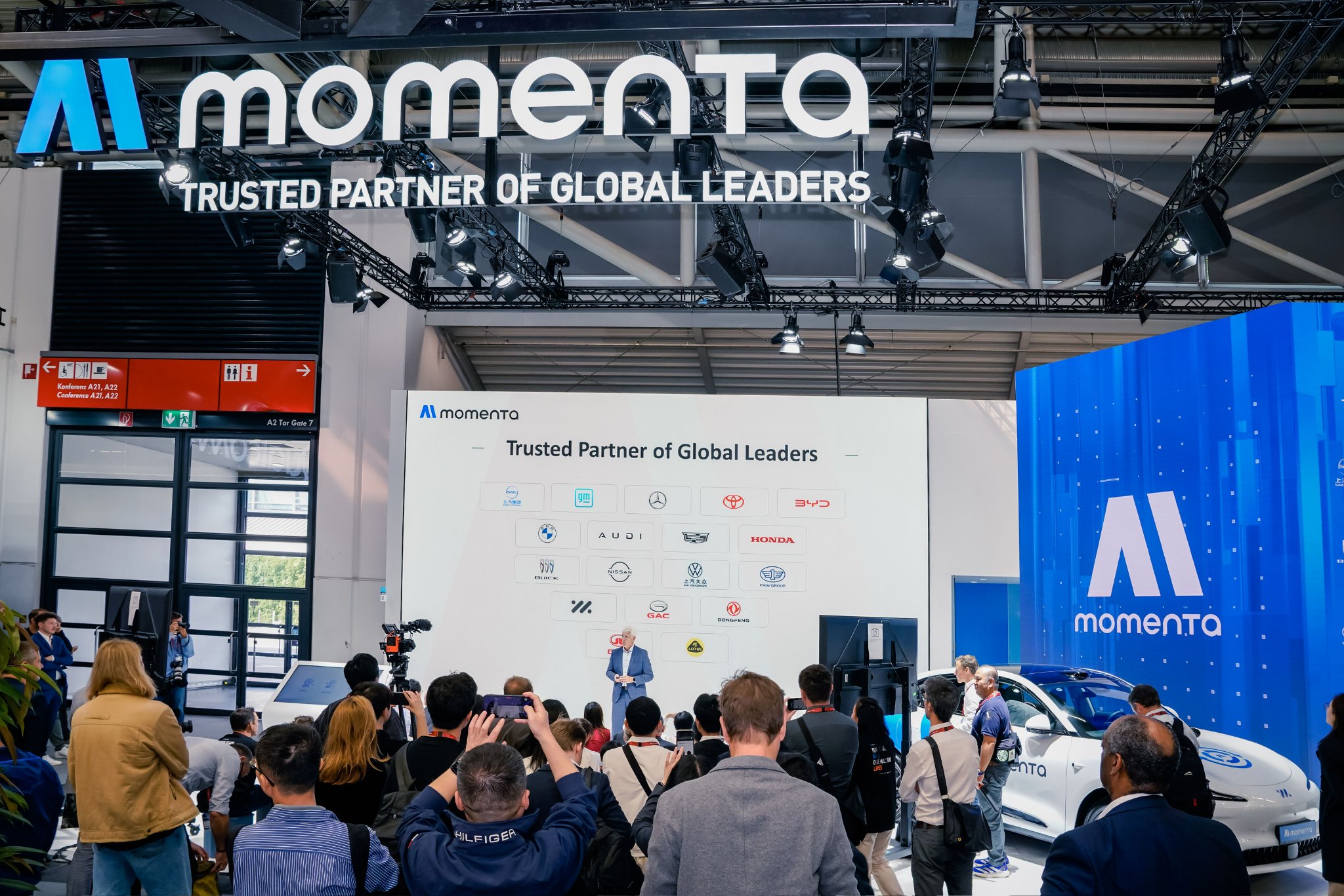 2025慕尼黑车展：Momenta飞轮大模型落地欧洲