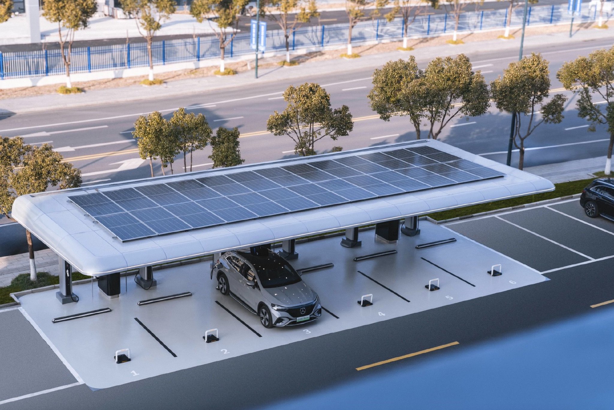 奔驰康林松：扎根中国 坚定电动化转型