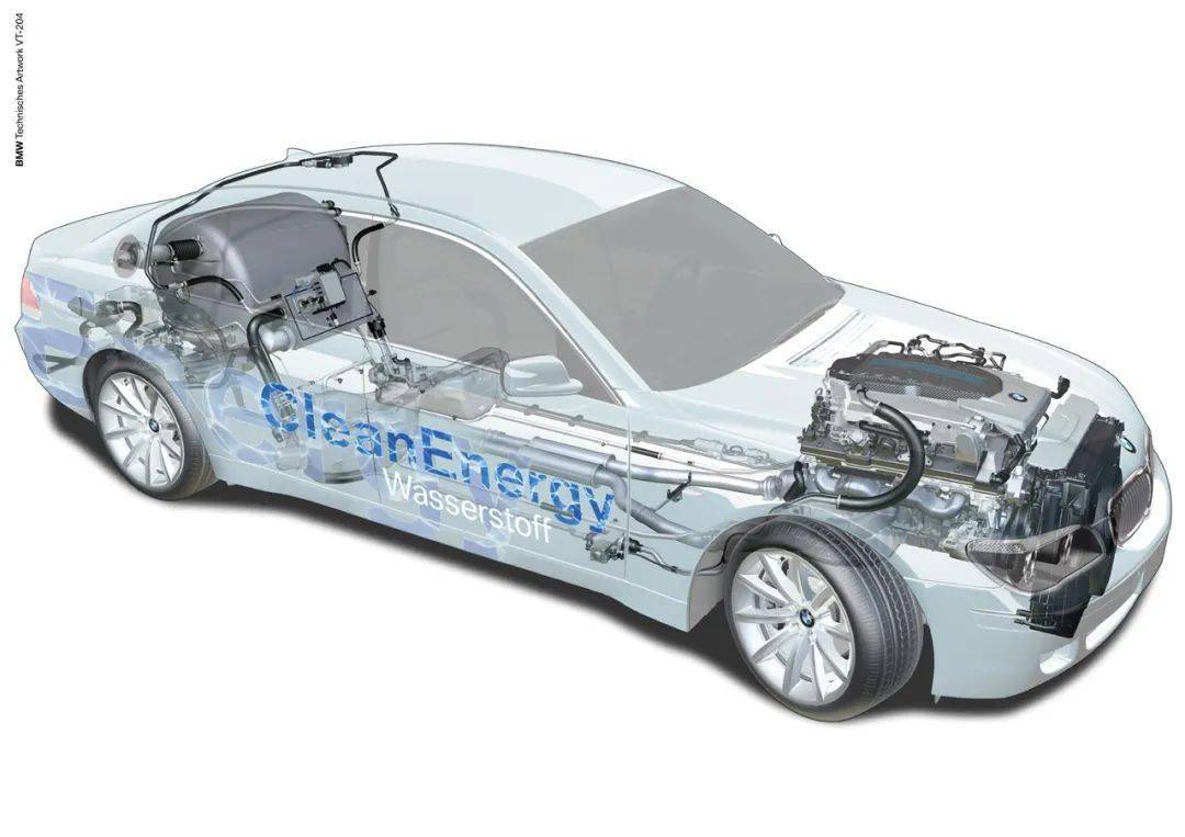 2007年 BMW氢能7系 采用燃烧氢气驱动