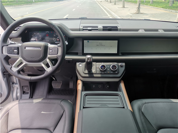 路虎卫士现车了 国六全国落户随时提车