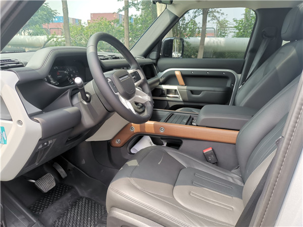 路虎卫士现车了 国六全国落户随时提车