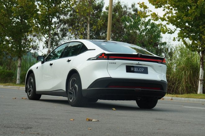 The official listing price of Deep Blue L07 is 15.19-17.39 million yuan.