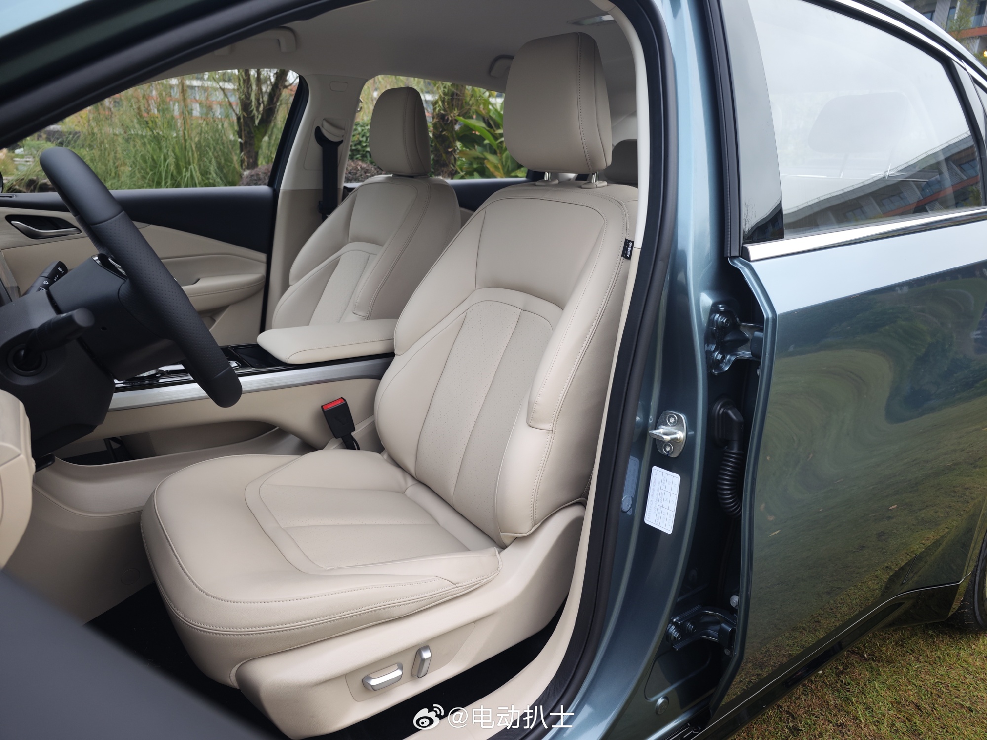 2023广州车展：五菱星光预售9.38-10.98万元