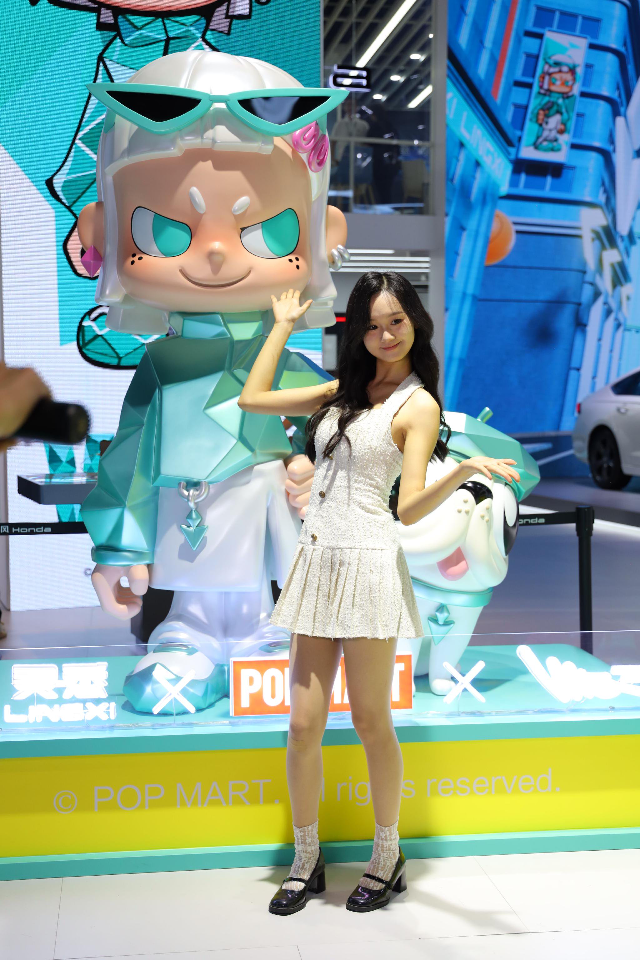 2024成都车展：东风本田灵悉L携手泡泡玛特发布定制版