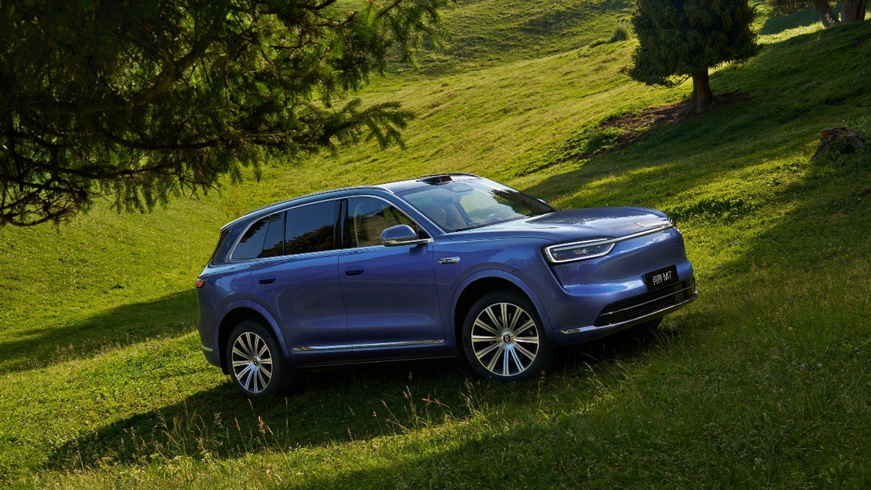 全新问界M7首搭“舱内激光视觉”