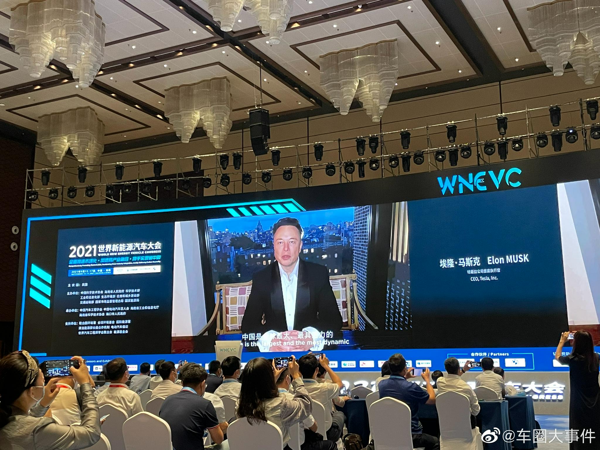 马斯克:自动驾驶具备比普通驾驶员高十倍的安全性