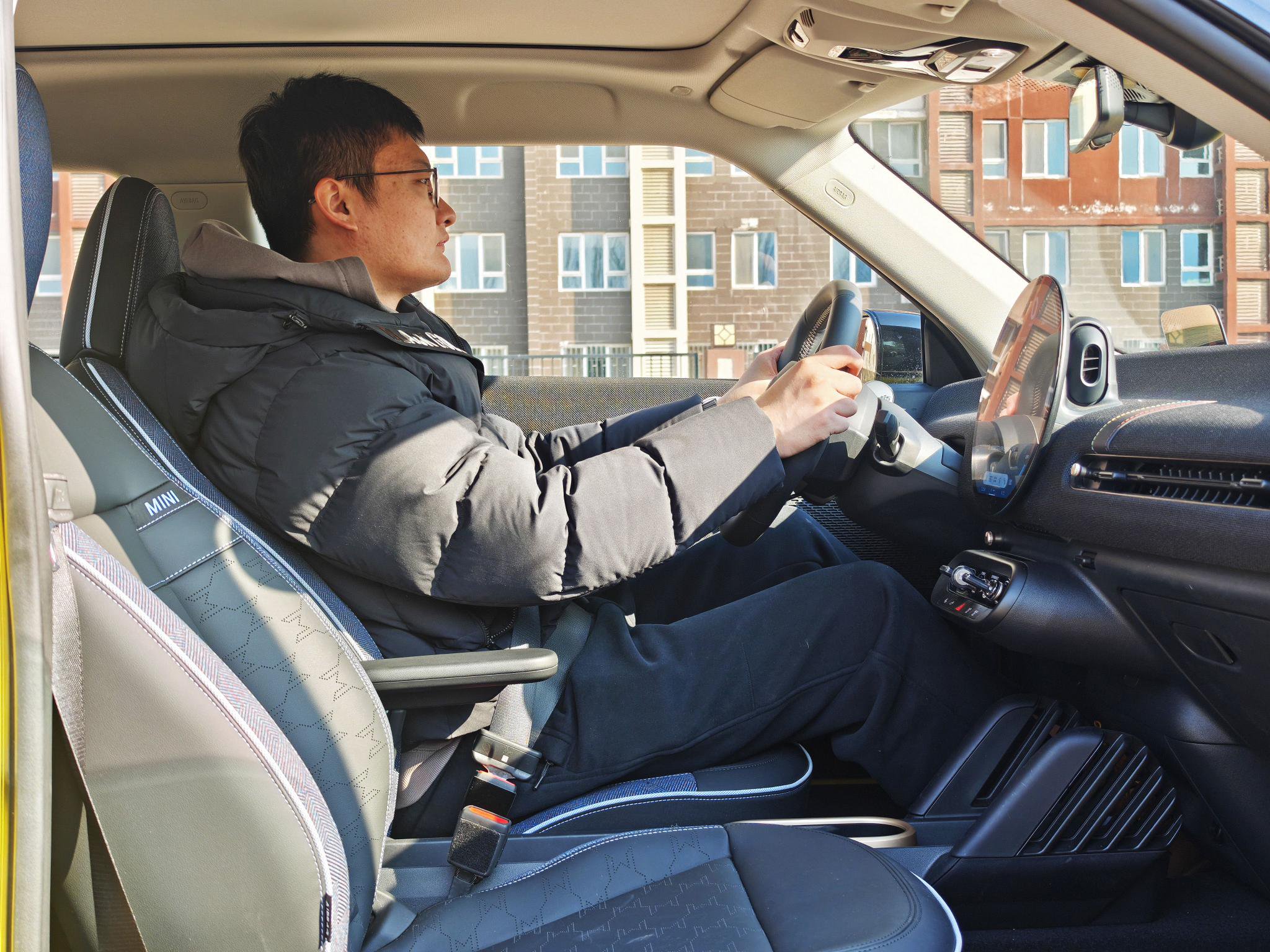 我不想长大！ 试驾纯电MINI COOPER