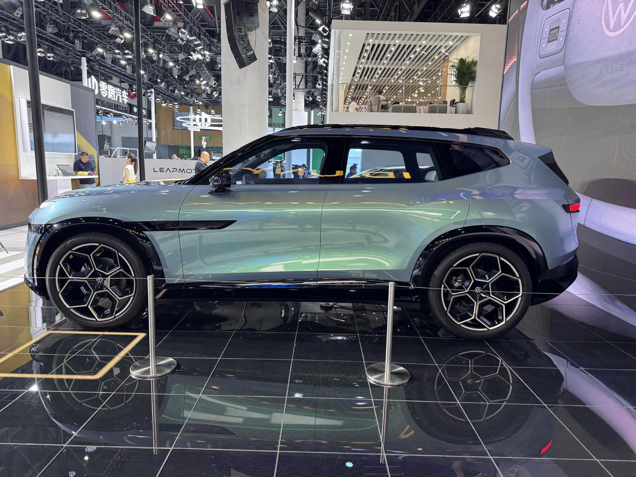 2025成都车展：与众06和ID.EVO概念车亮相