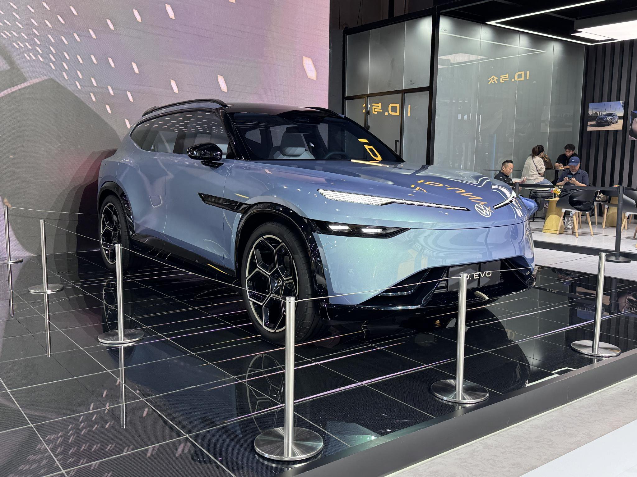 2025成都车展：与众06和ID.EVO概念车亮相