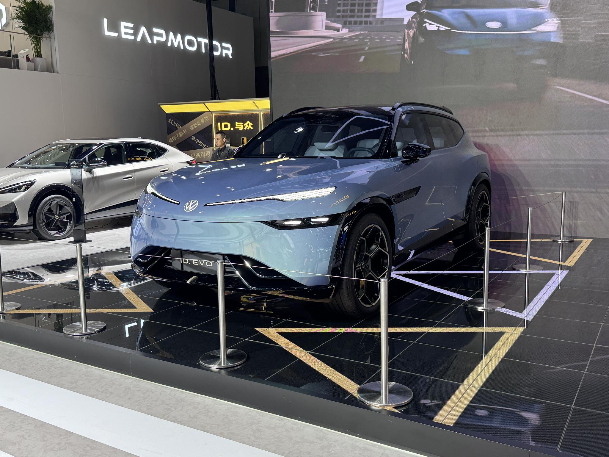 2025成都车展：与众06和ID.EVO概念车亮相