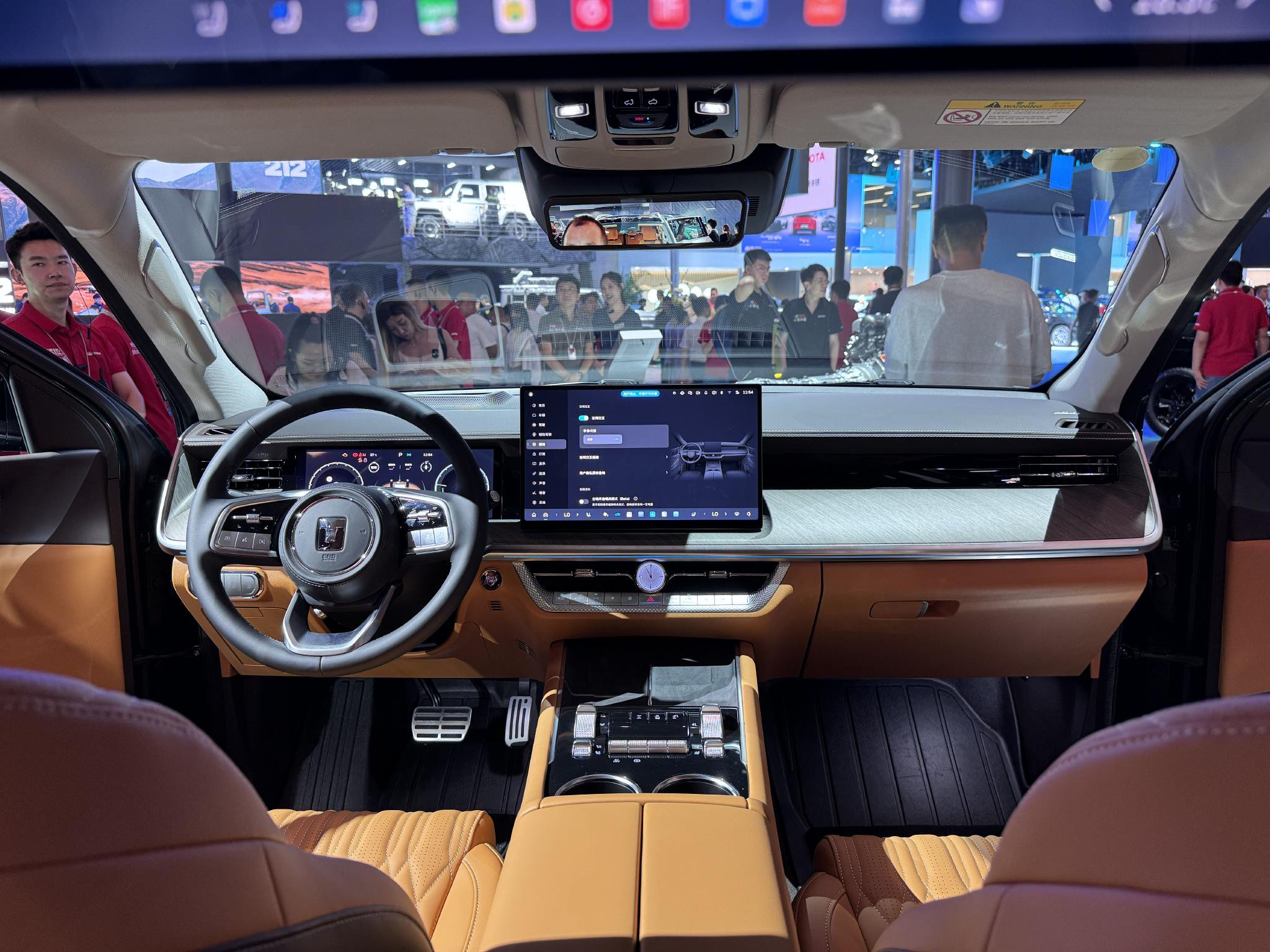 2025成都车展：全新坦克500亮相