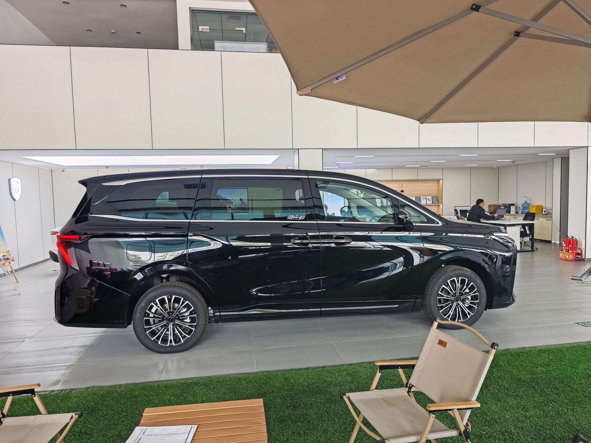 高性价比之选 到店实拍东风风行星海V9越享版