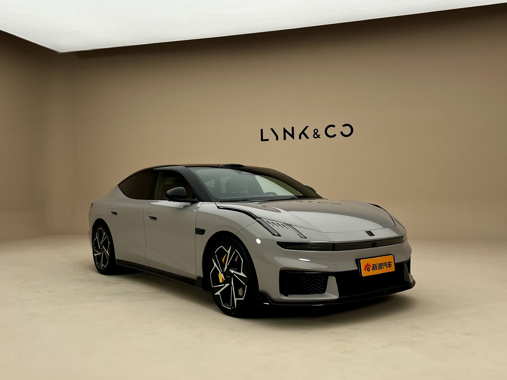 静态体验领克10