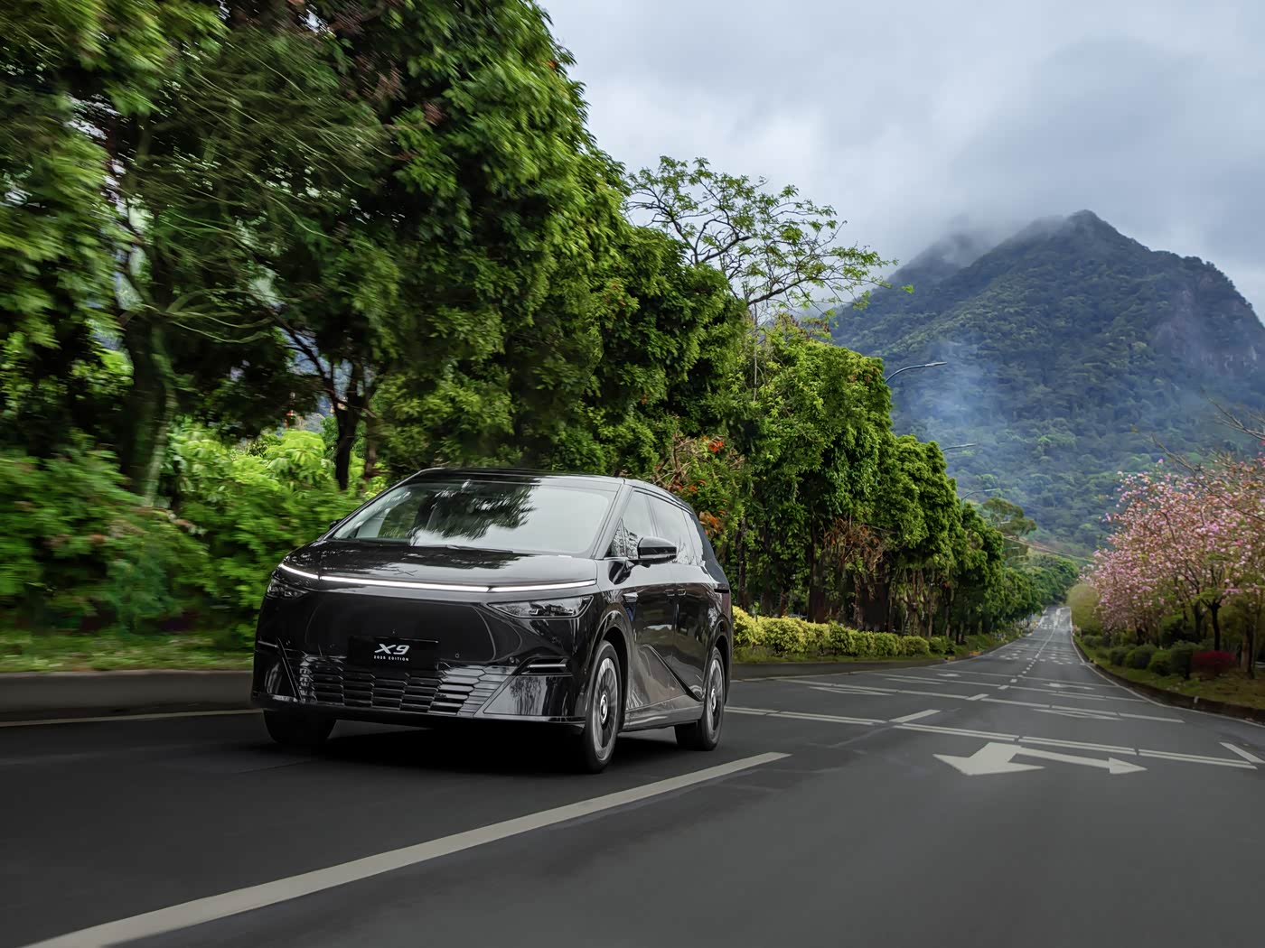 小鹏X9超级增程版动态体验