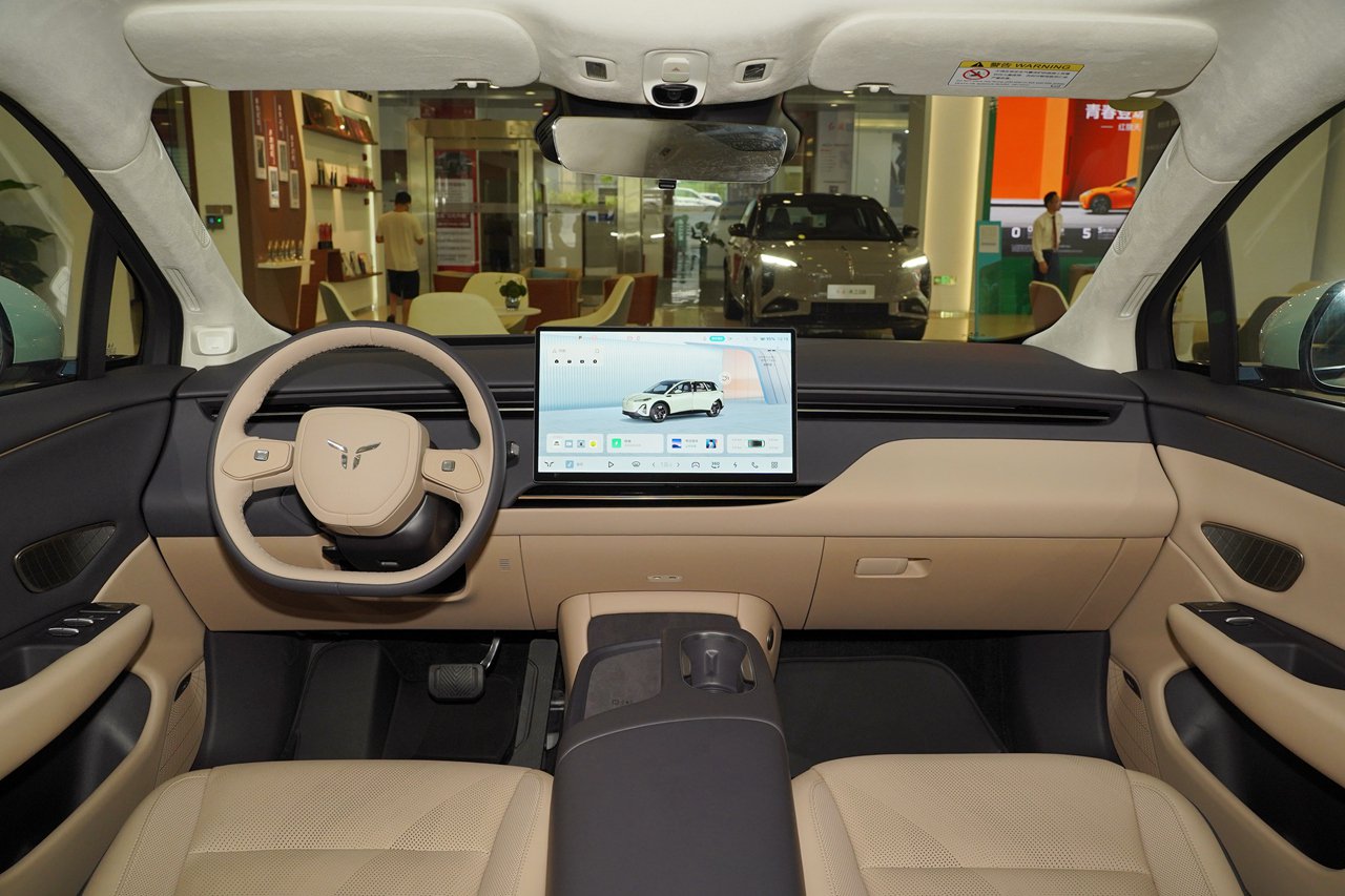 红旗天工05/06 800V超充版上市 售价17.18万元起