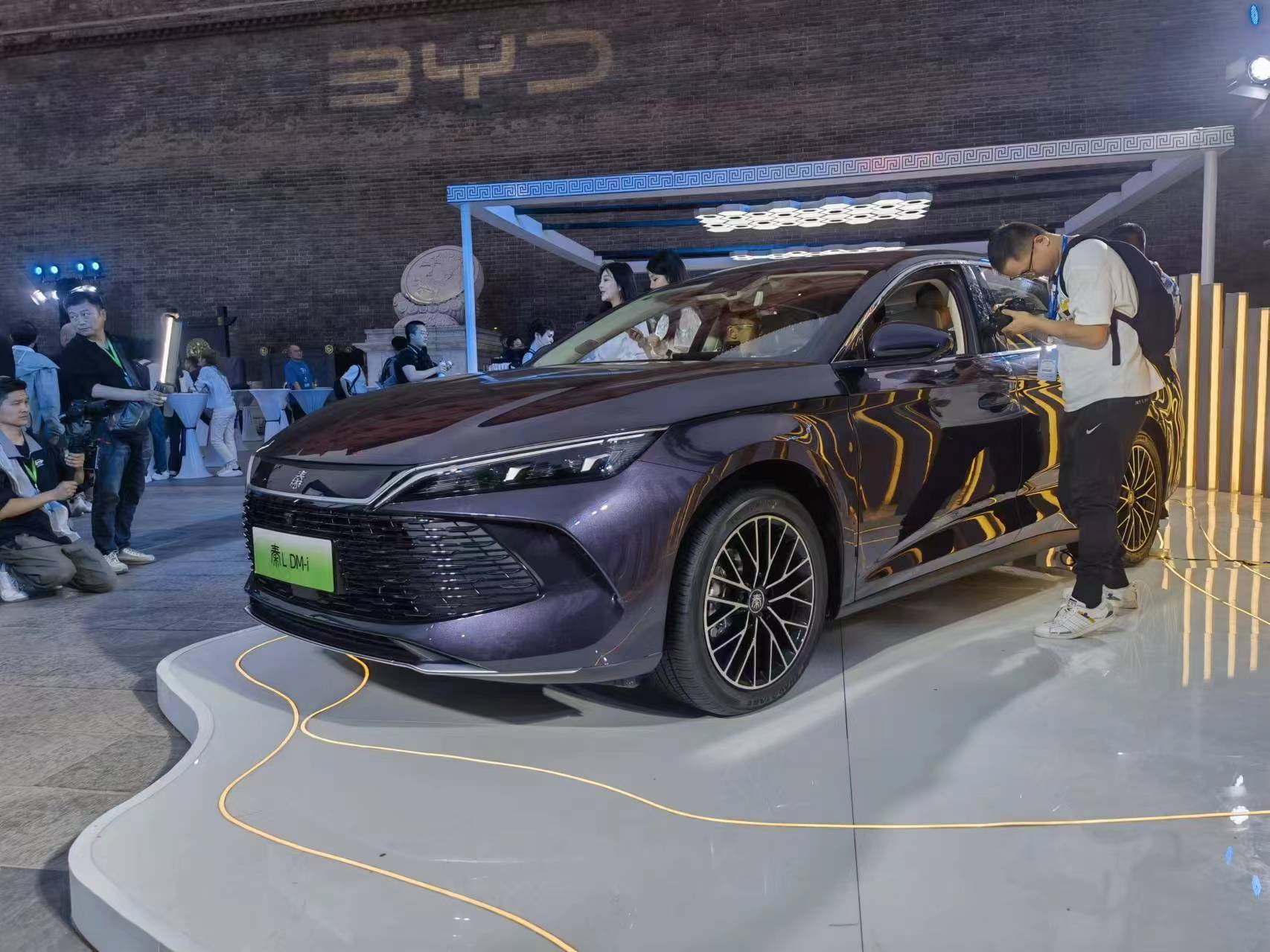 好猫双车上市 欧拉闪电猫档次与价格大揭秘