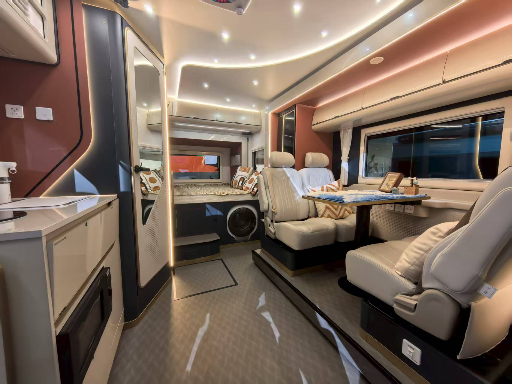 2025成都车展探馆：上汽大通MAXUS房车家族