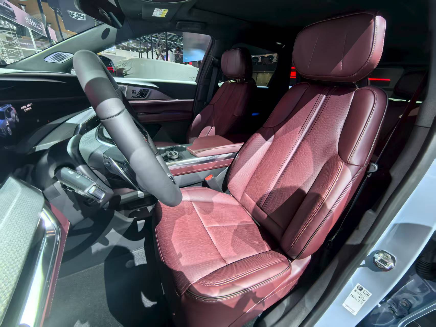 2025成都车展探馆：凯迪拉克XT5新车色