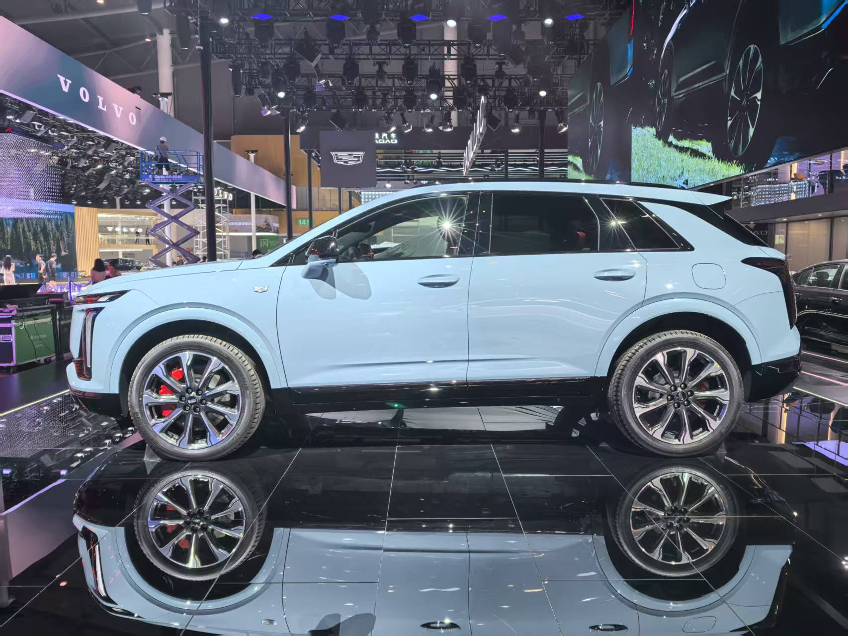 2025成都车展探馆：凯迪拉克XT5新车色