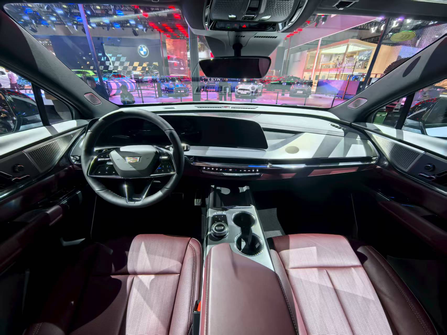 2025成都车展探馆：凯迪拉克XT5新车色