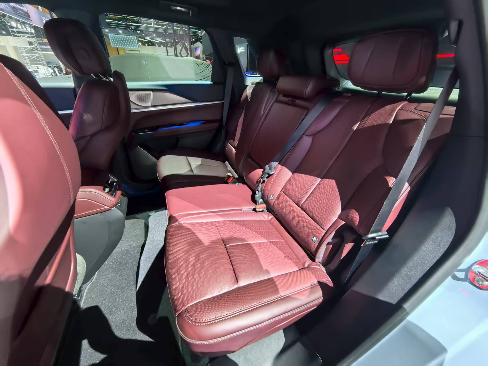 2025成都车展探馆：凯迪拉克XT5新车色