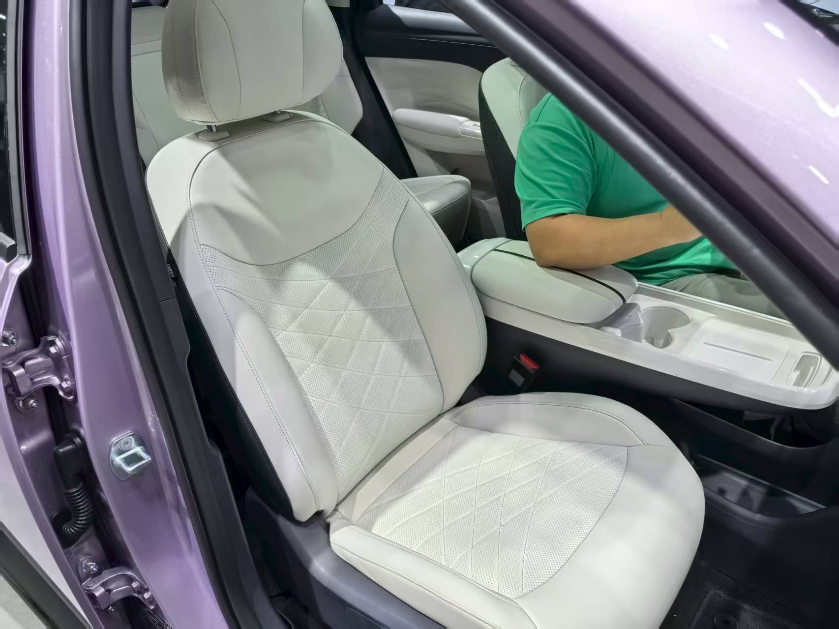 2025成都车展：极狐T1正式亮相