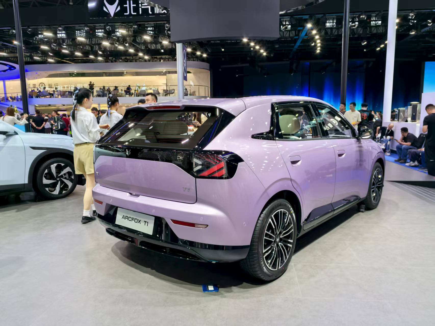 2025成都车展：极狐T1正式亮相
