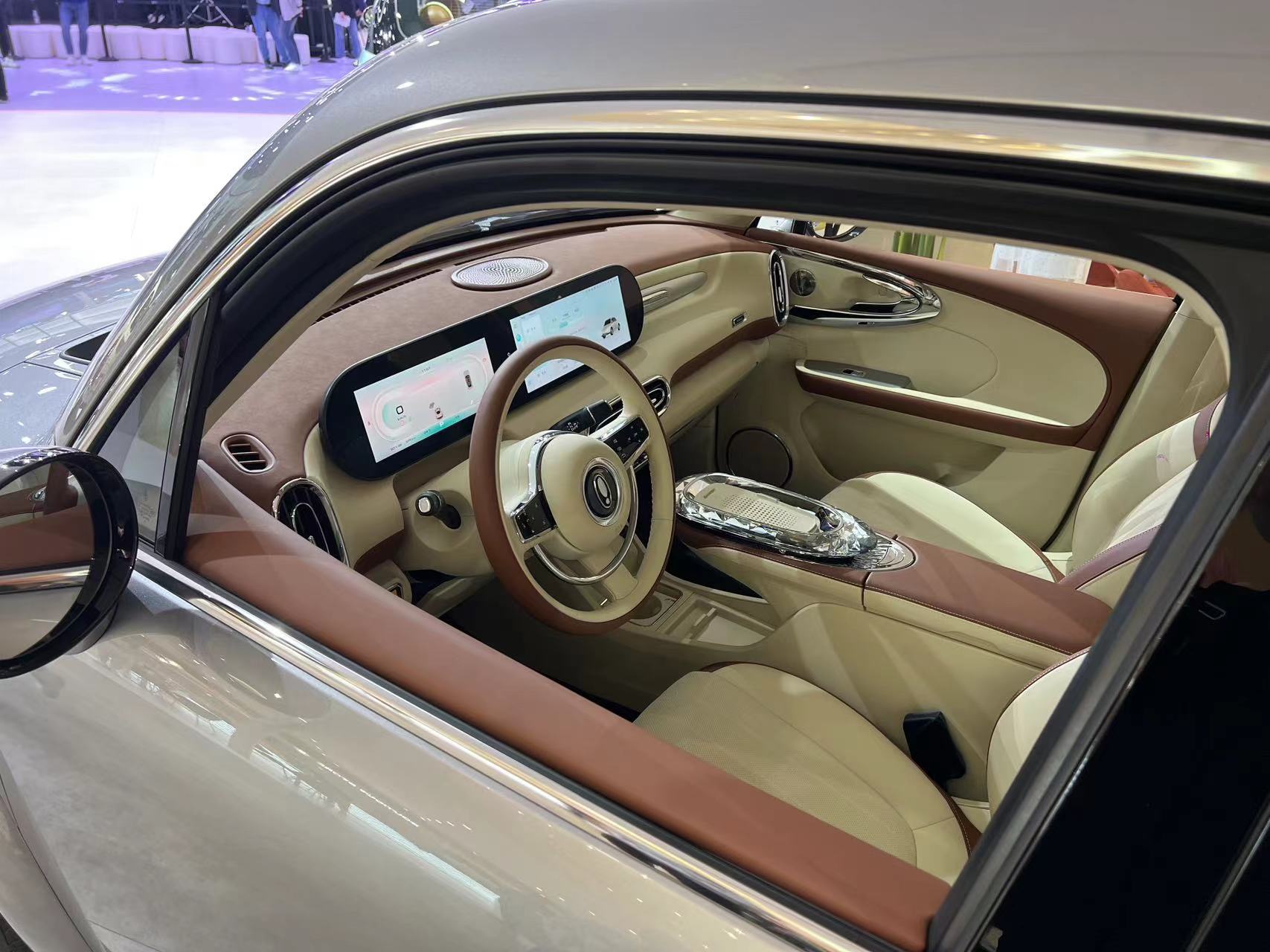 2023广州车展：欧拉芭蕾猫亮相