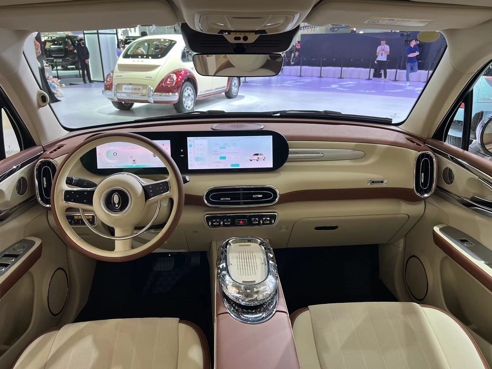 2023广州车展：欧拉芭蕾猫亮相