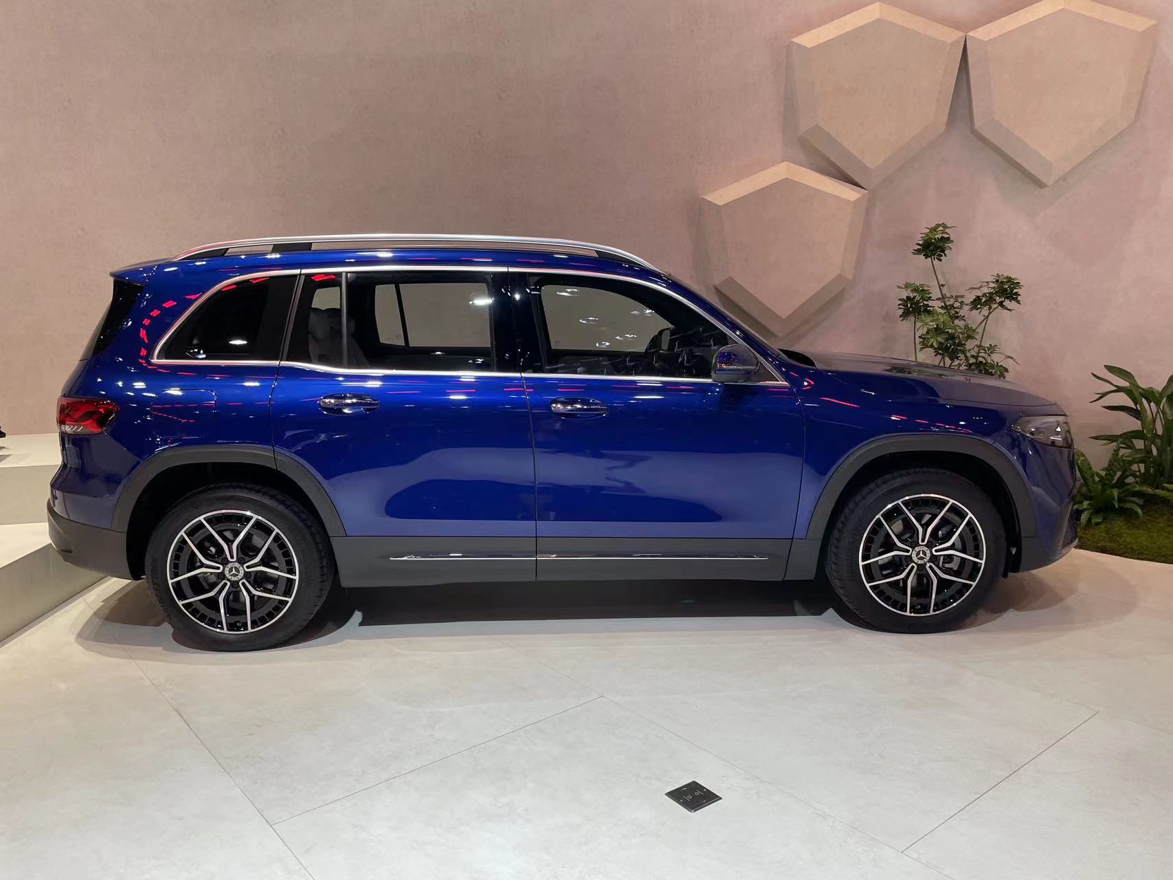 2023广州车展：奔驰多款新车同台亮相