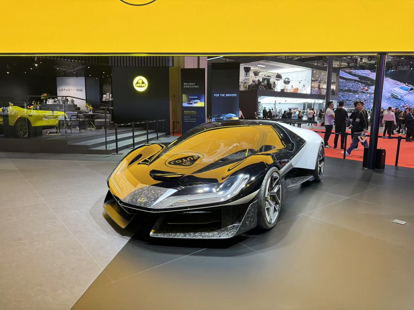 2025上海车展：莲花跑车技术与理念的深度融合