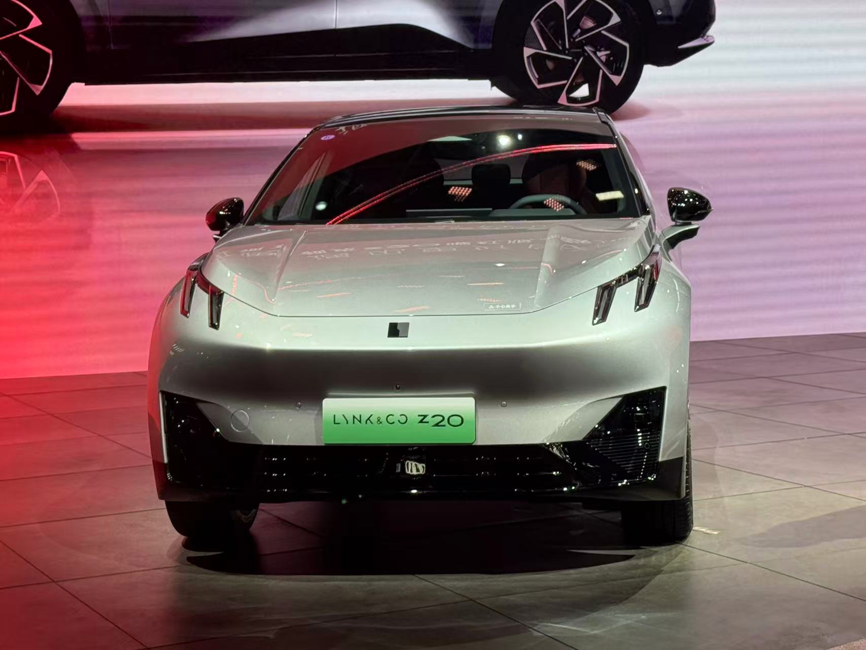 2025广州车展：领克Z20曜红版亮相