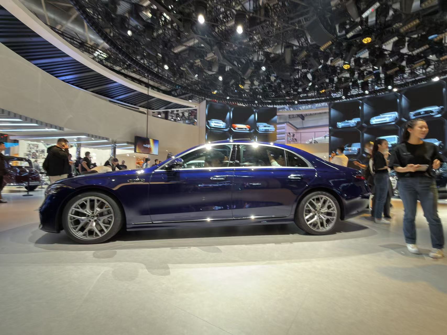 2026北京车展：新款奔驰S级亮相