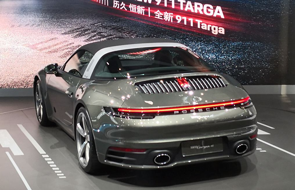 2020粤港澳车展：全新保时捷911 Targa全球首秀 19秒变敞篷