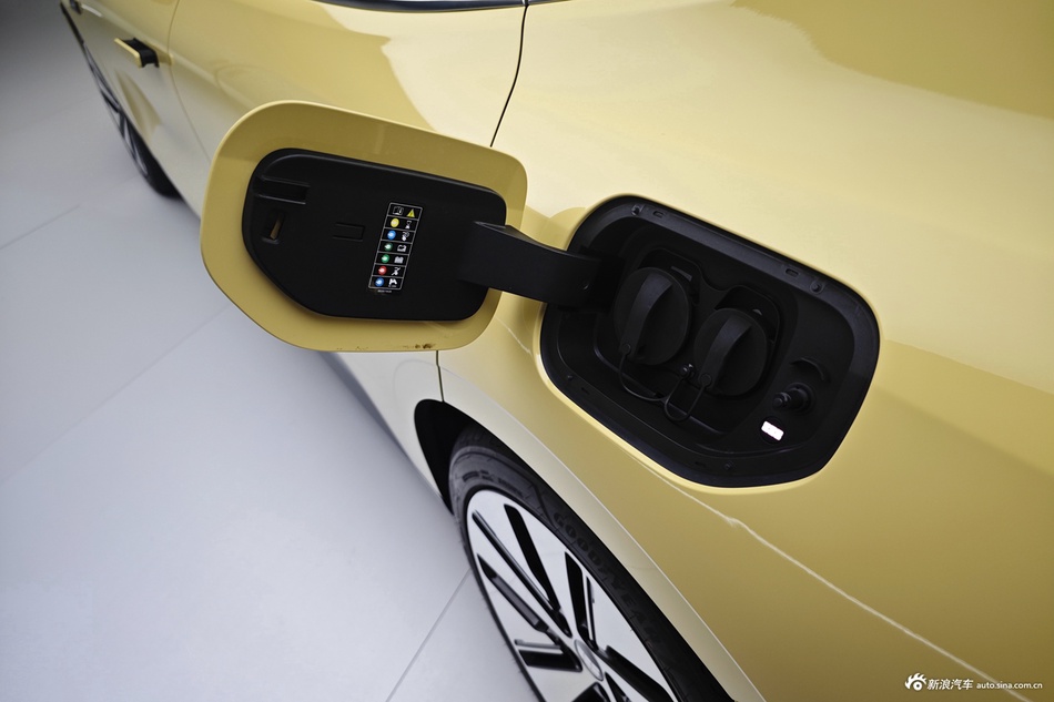 吉利银河E8正式上市 售价17.58-22.88万元