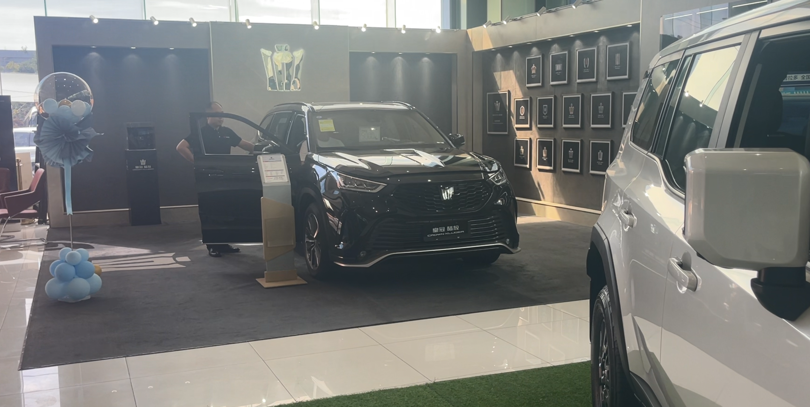 探店一汽丰田4S店 远比想象的要更热闹