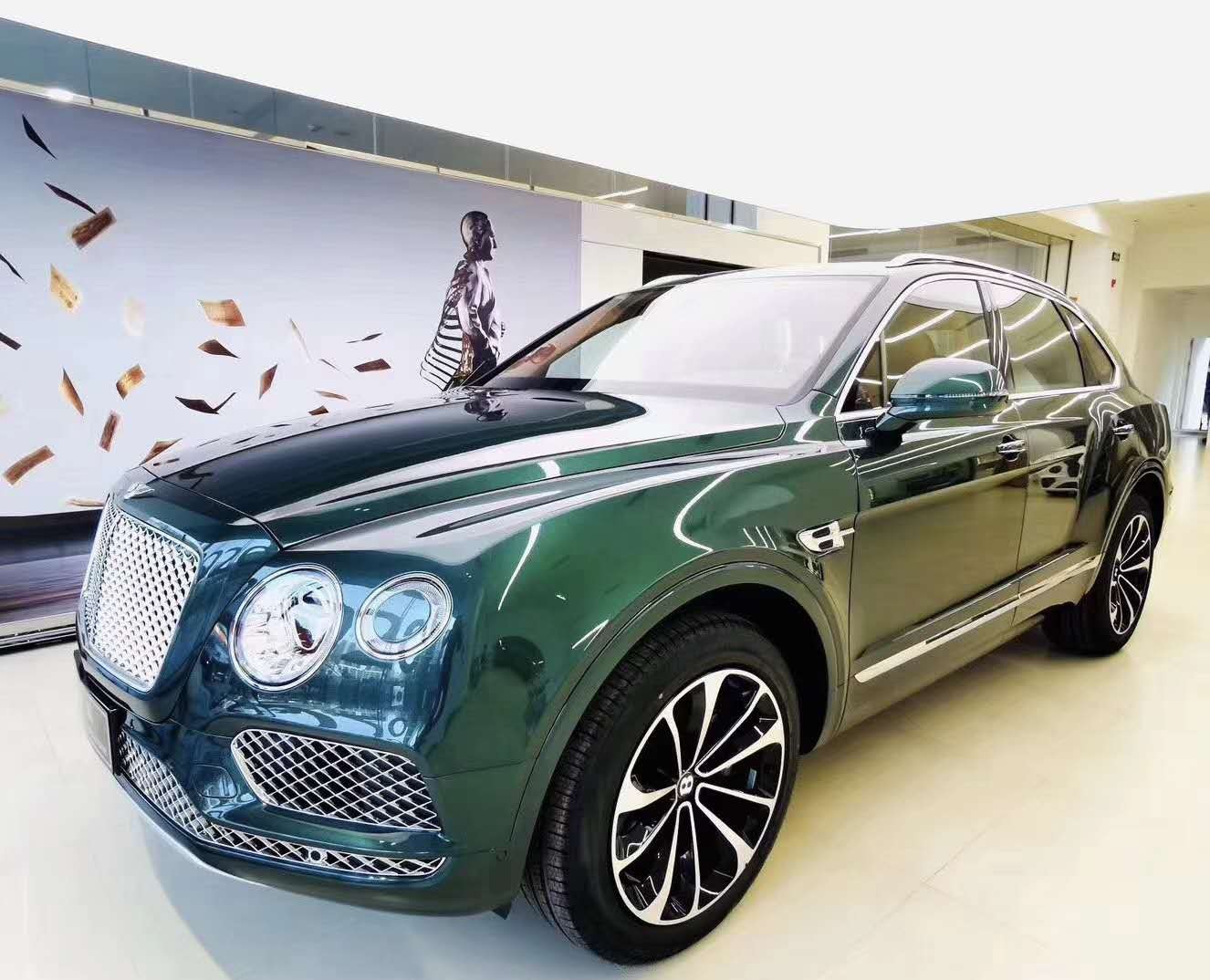 2020款宾利添越suv 最新优惠20万左右