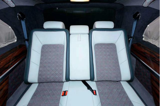 奔驰威霆改装七座商务车精品商务速览