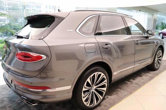 首批2021款宾利添越 配4.0T V8发动机