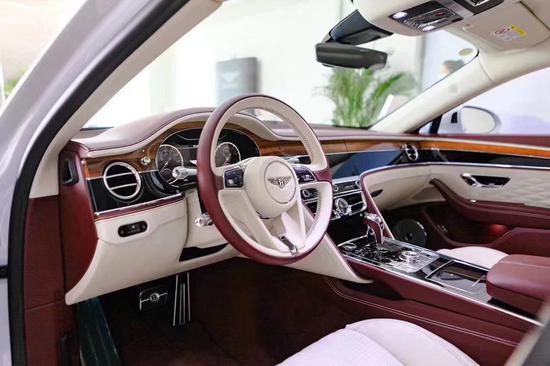 宾利飞驰手工打造 像保护动物一样珍贵