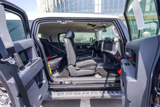 2020款丰田FJ酷路泽4.0硬派越野支持分期