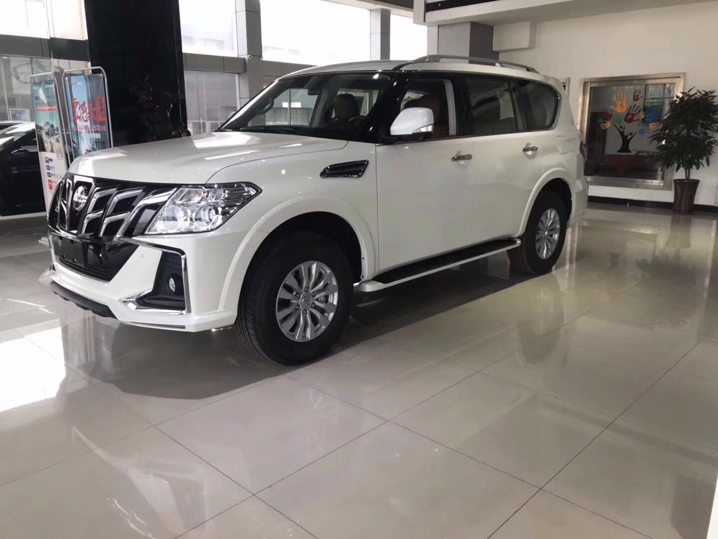 2019款尼桑途乐40xe全国爆惠随时提车