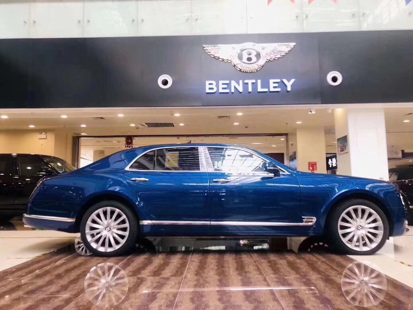 2019款宾利慕尚加长版优惠中补贴消费税