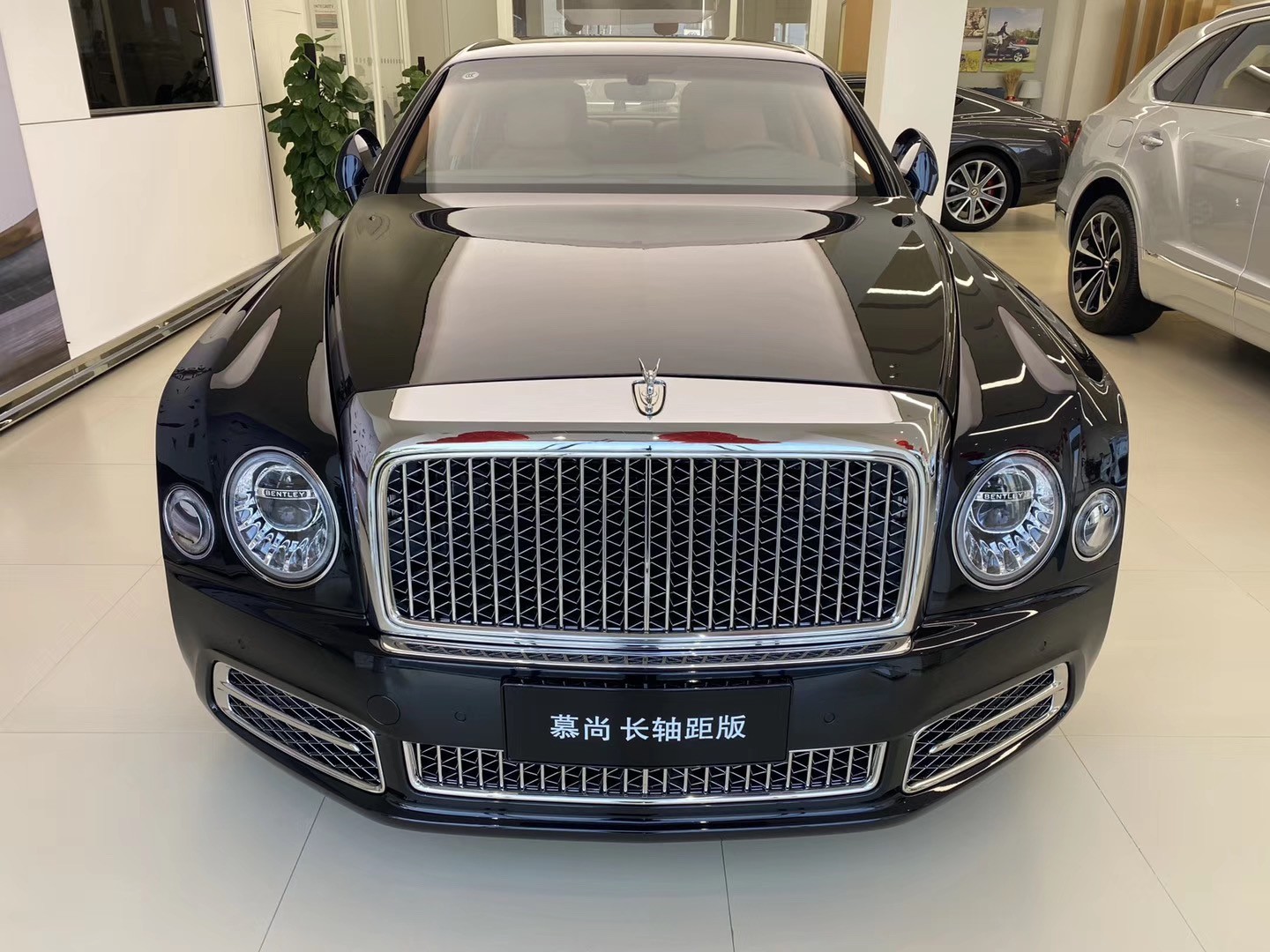 新款宾利慕尚加长版赛车传统优惠价最低