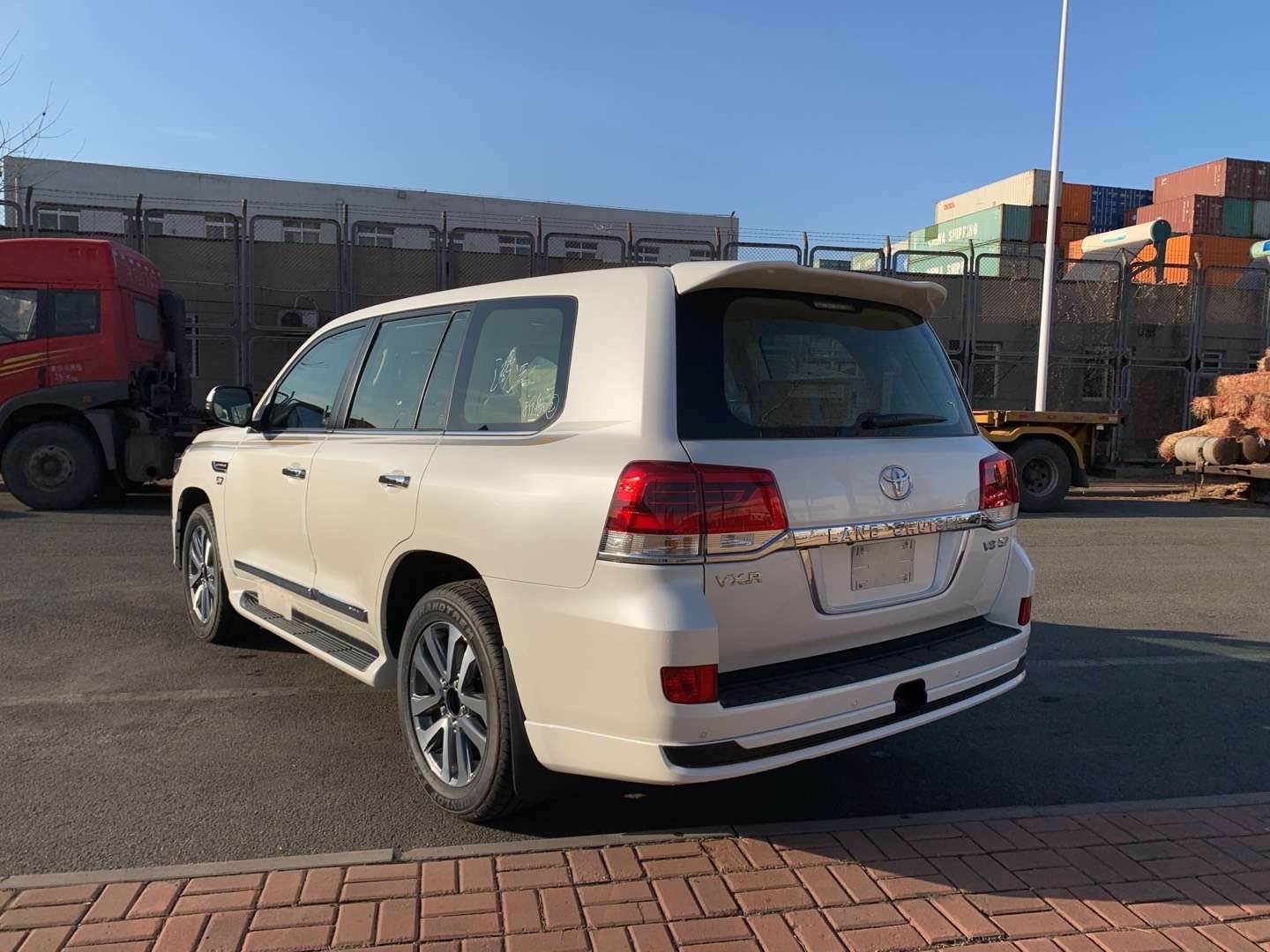 2020款丰田酷路泽5700黄金周首选越野车