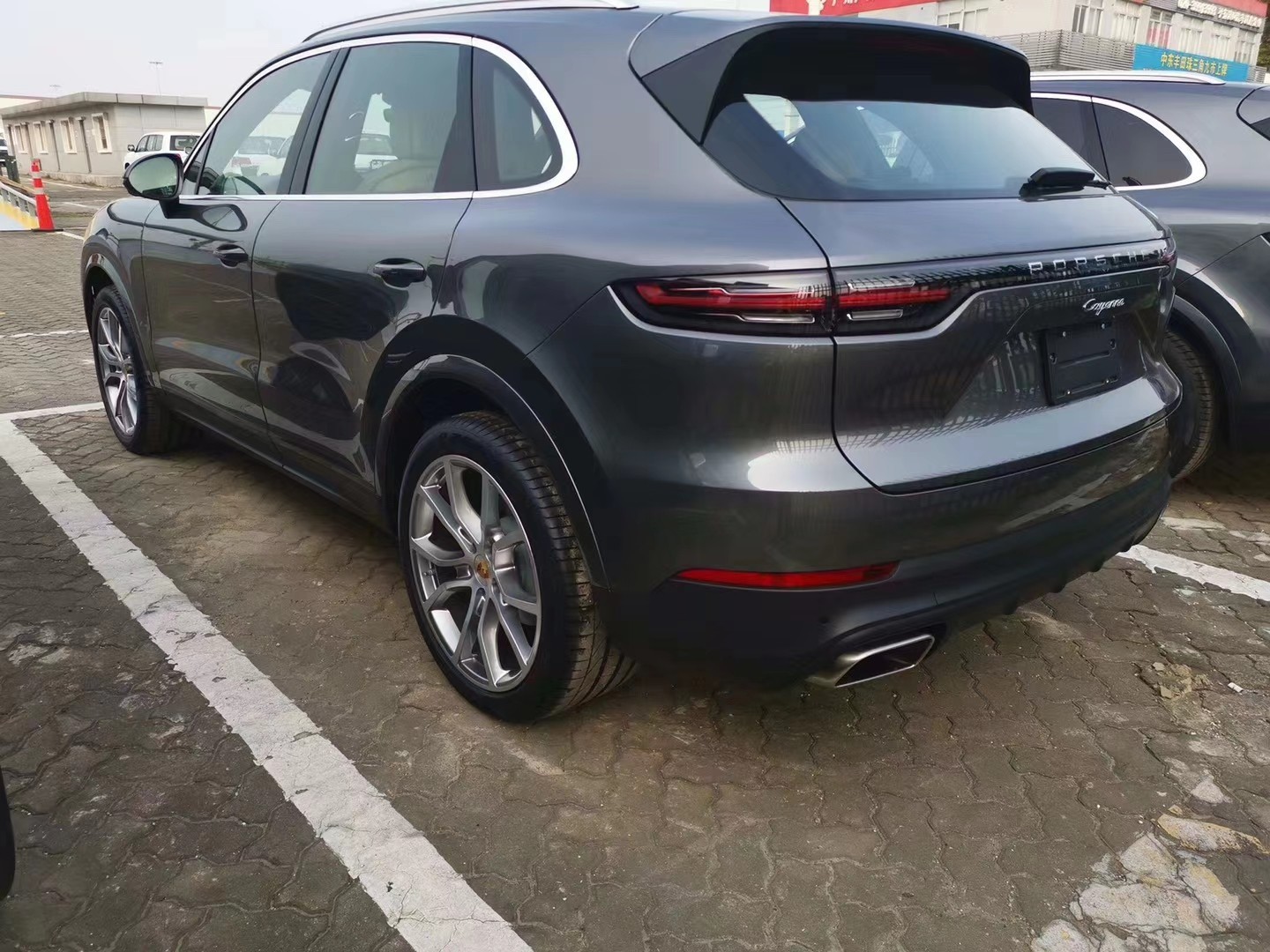 新款20款保时捷卡宴月光蓝限量双拼出售