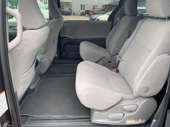 20款丰田塞纳两驱LE标配40.8万起商务车