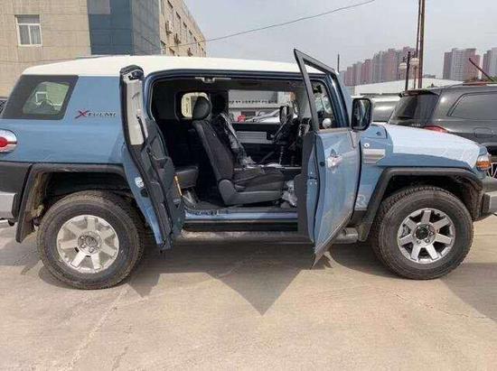 2020款丰田FJ酷路泽4.0硬派越野支持分期