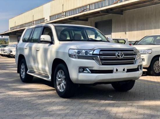 丰田酷路泽gxr两气囊遥启倒影版18轮